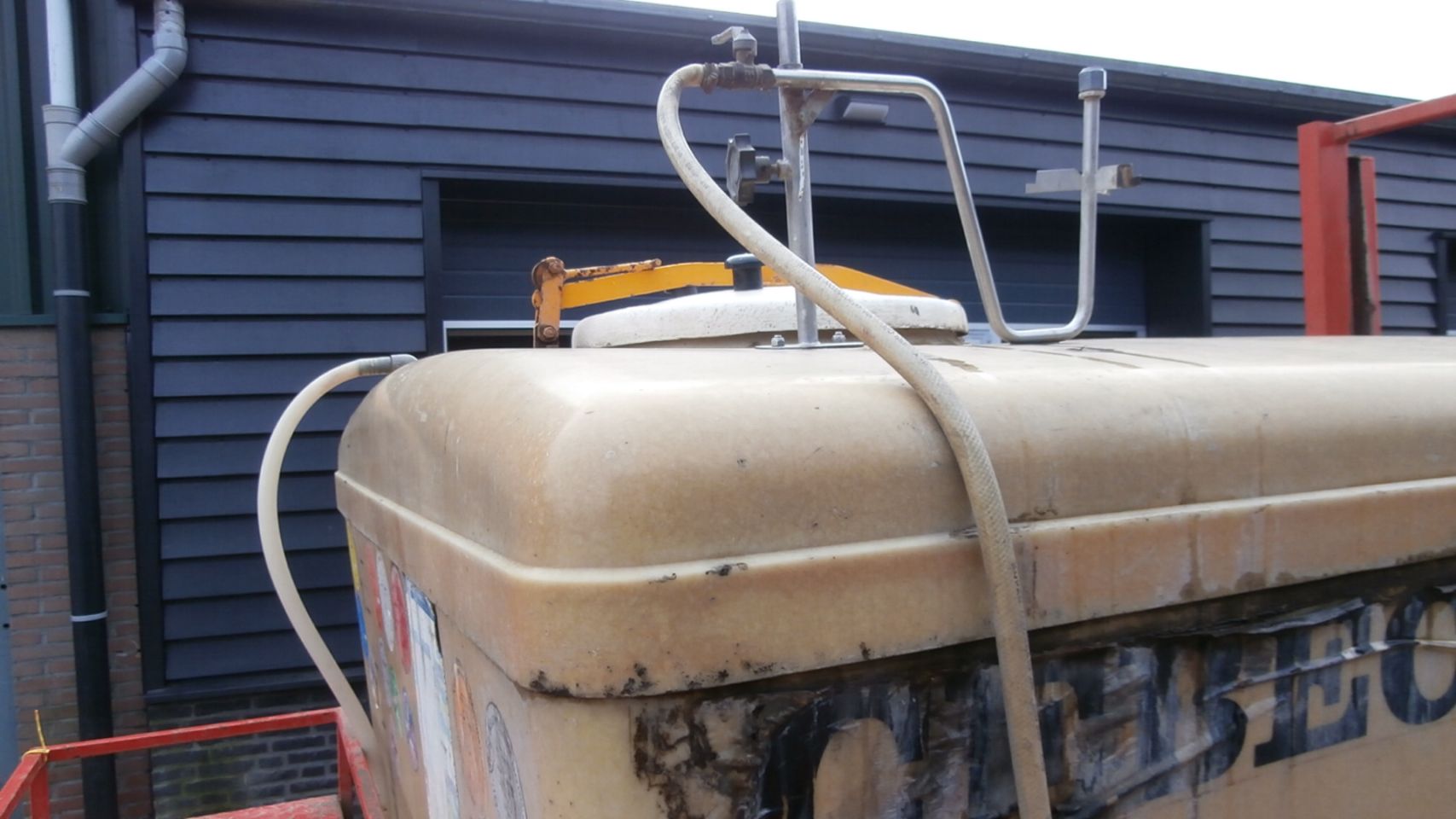 Veldspuit Cebeco zonder armen op 9,5x48 Kleber cultuurwielen€750