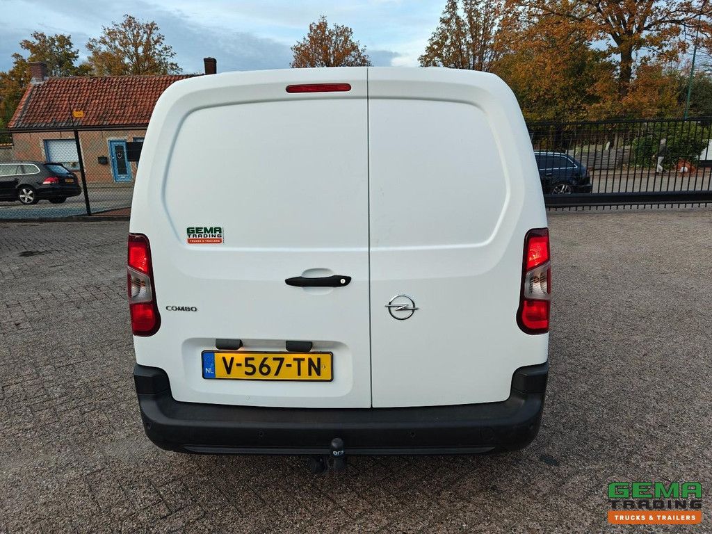 Opel COMBO 1.6D Euro6 - L1H1 - Manual transmission - Navigation - Tow bar