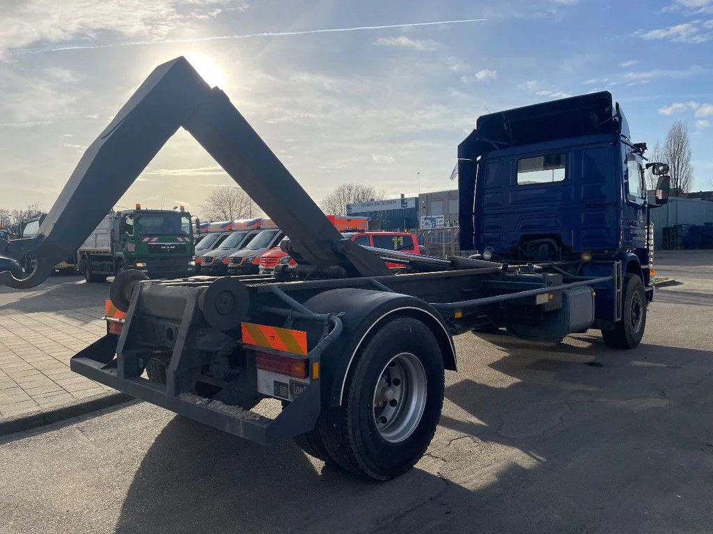 Scania 93M 230 pk bladgeveerd Leebur Haaksysteem