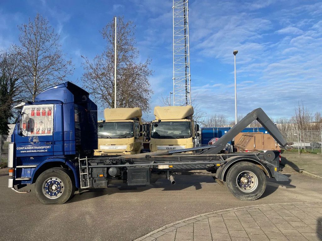 Scania 93M 230 pk bladgeveerd Leebur Haaksysteem