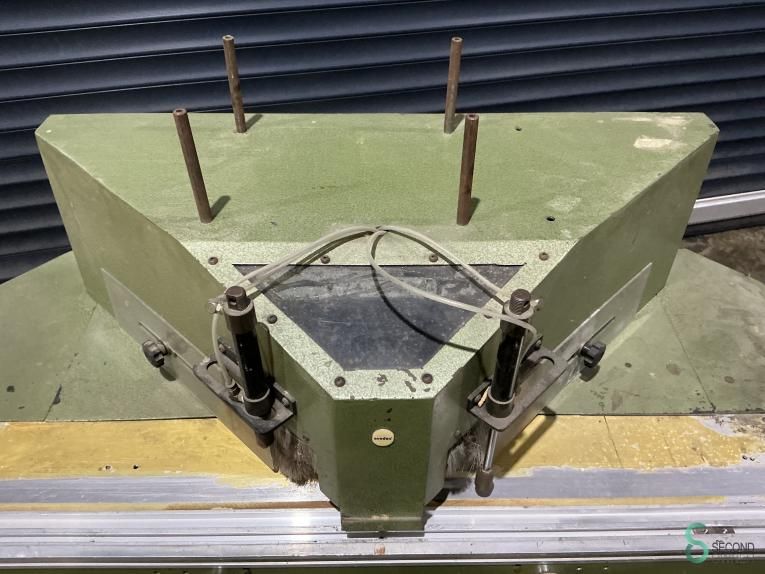 Double mitre saws Brevetti