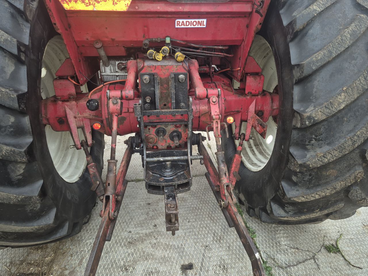 International 1055 6 cilinder met kenteken