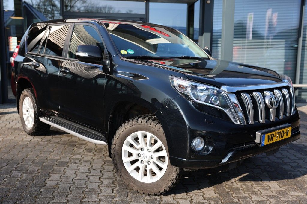 Toyota Landcruiser 150 3.0 D-4D 5DRS VX B/E TREKKER A/T 5 SITZ VAN