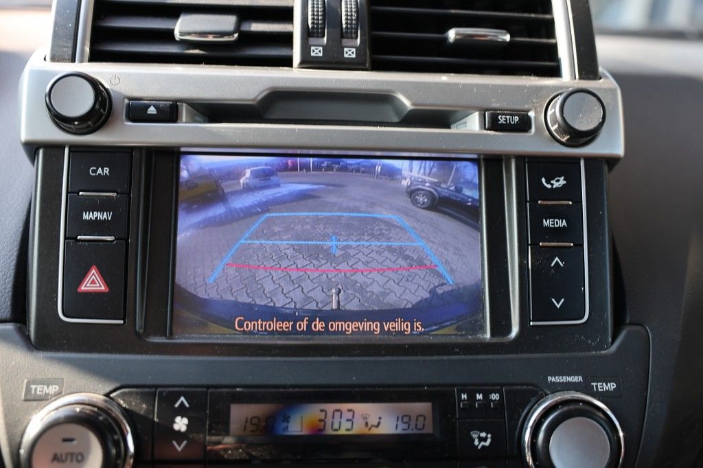 Toyota Landcruiser 150 3.0 D-4D 5DRS VX B/E TREKKER A/T 5 SITZ VAN