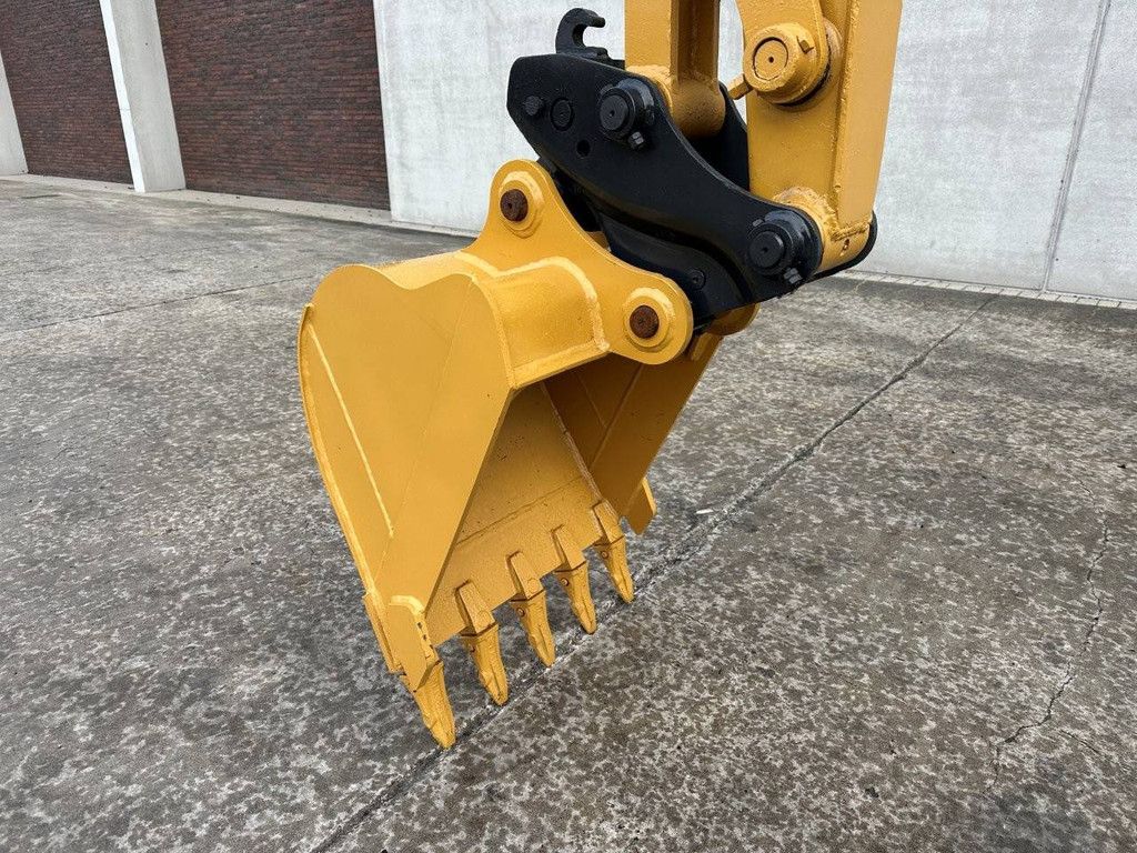 Raupenbagger Caterpillar 305.5E2 Diesel 2017