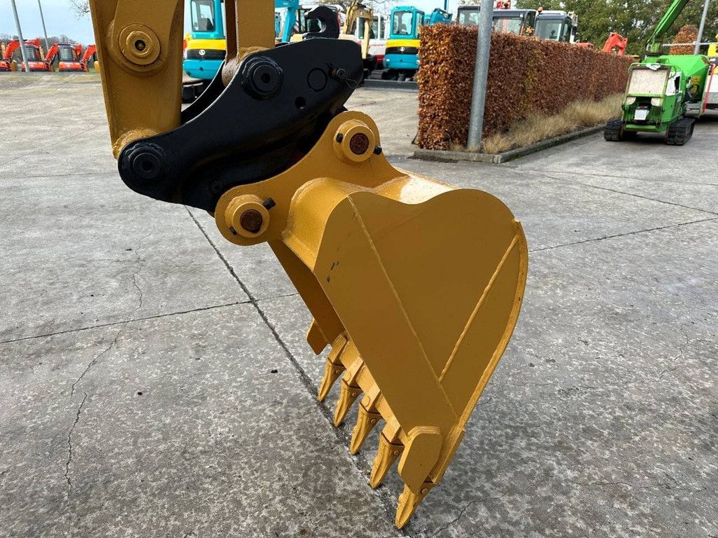 Raupenbagger Caterpillar 305.5E2 Diesel 2017