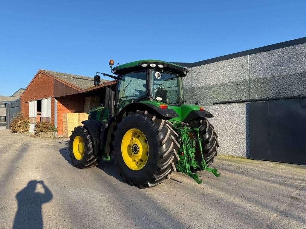 Agricultural tractor John Deere 7230R Diesel 260 hp 2013