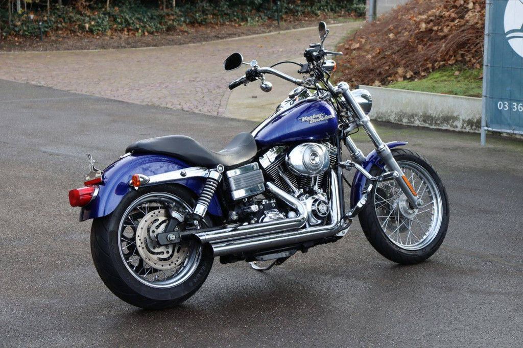 Harley-Davidson Dyna Street Bob Benzinmotorrad 2006