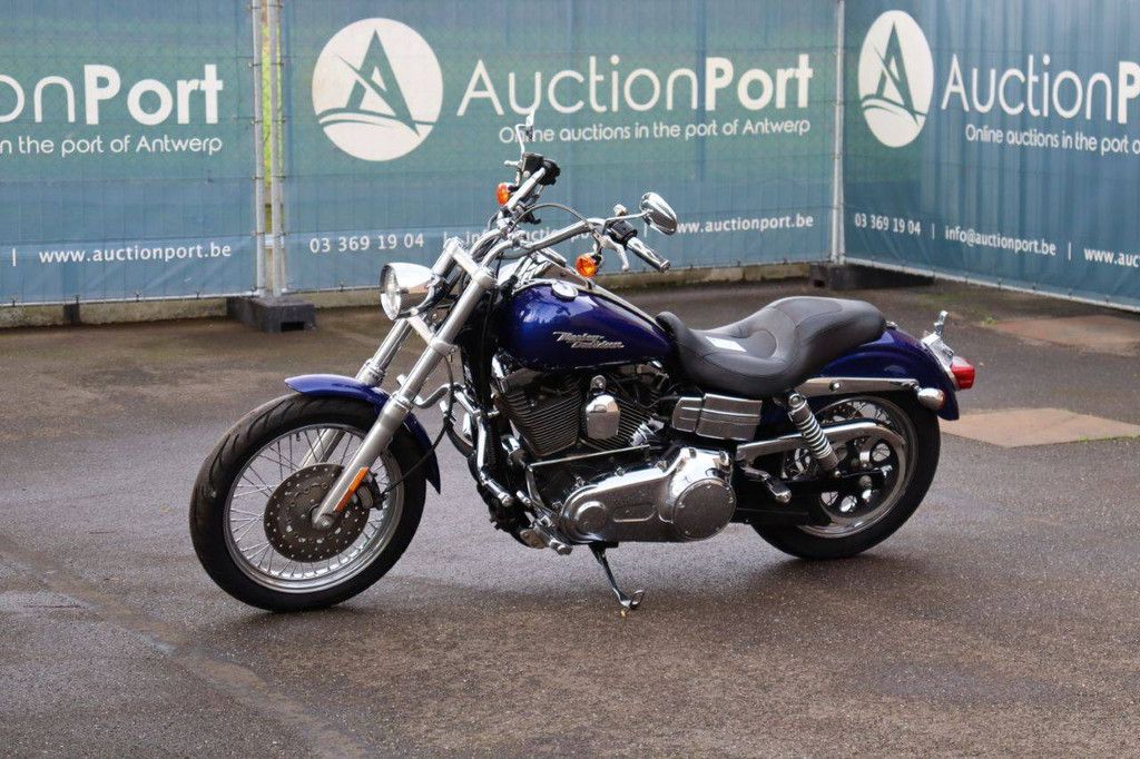 Harley-Davidson Dyna Street Bob Benzinmotorrad 2006