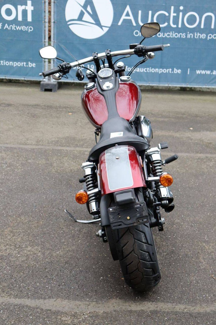 Harley-Davidson Dyna Street Bob Benzinmotorrad 2015