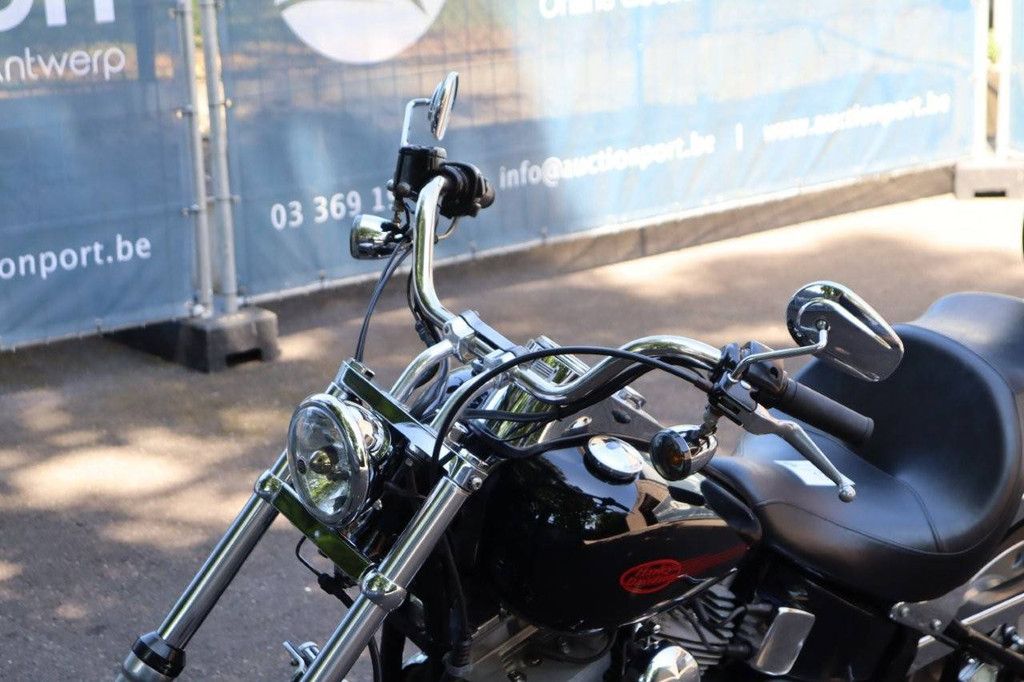 Harley-Davidson Softail Custom Benzin 2006