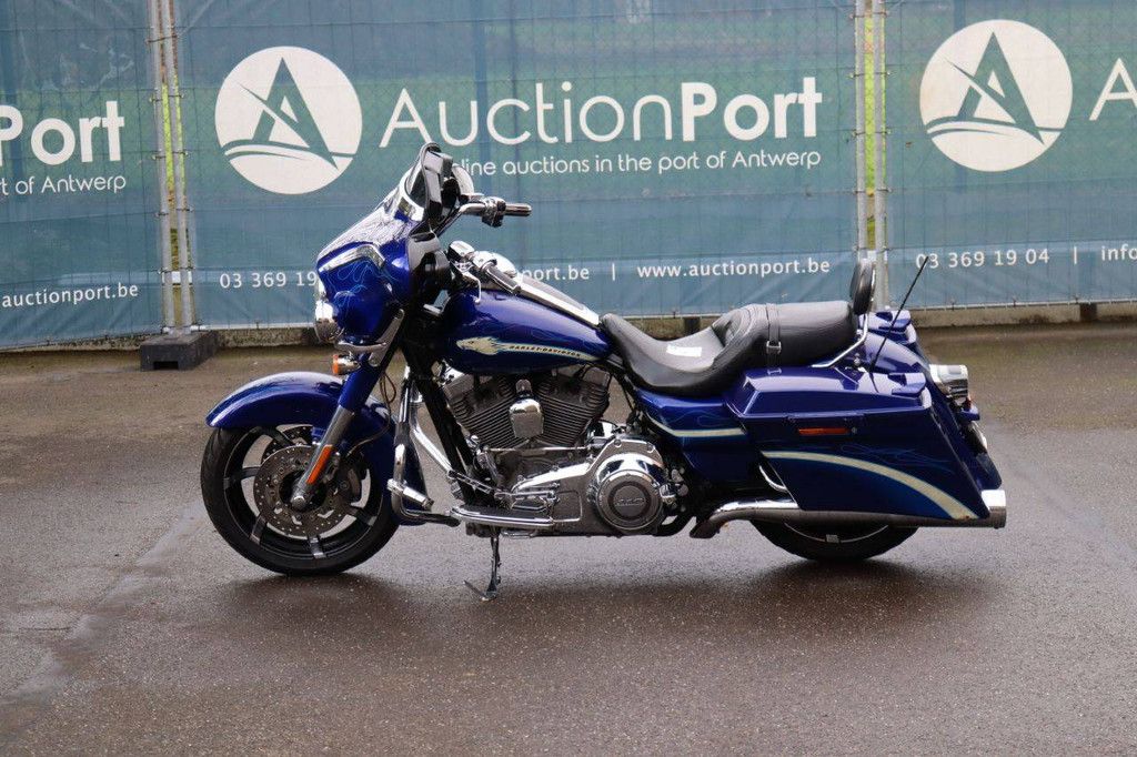 Motorrad Harley-Davidson Street Glide CVO Benzin 2010