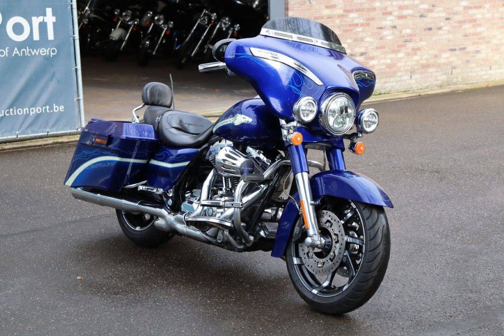 Motorrad Harley-Davidson Street Glide CVO Benzin 2010