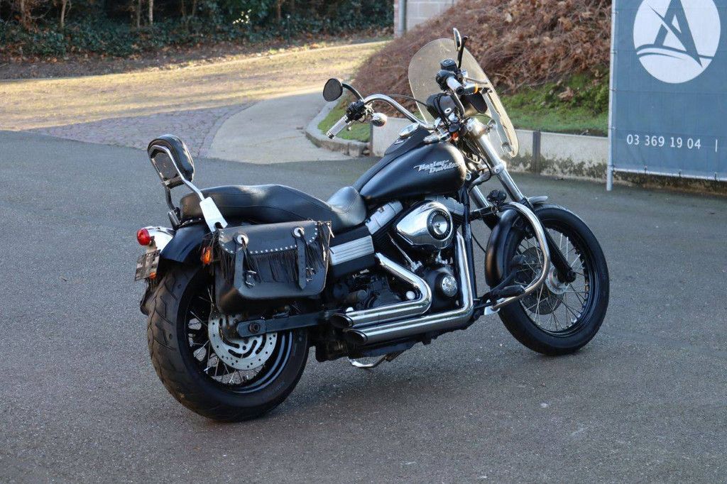 Harley-Davidson Dyna Street Bob Benzinmotorrad 2009