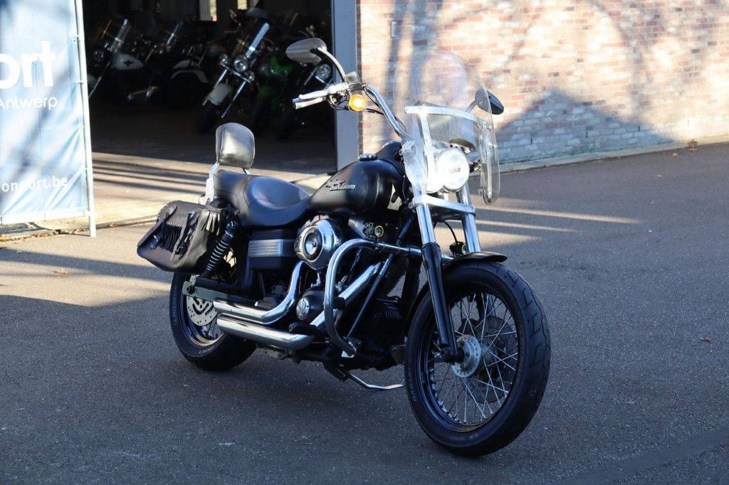 Harley-Davidson Dyna Street Bob Benzinmotorrad 2009