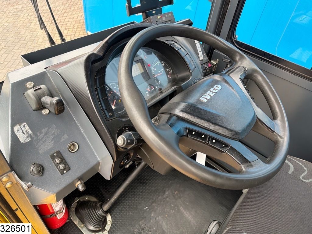 Iveco Trakker 360 6x4, EURO 6, HIAB 111 BS-2 HIDUO