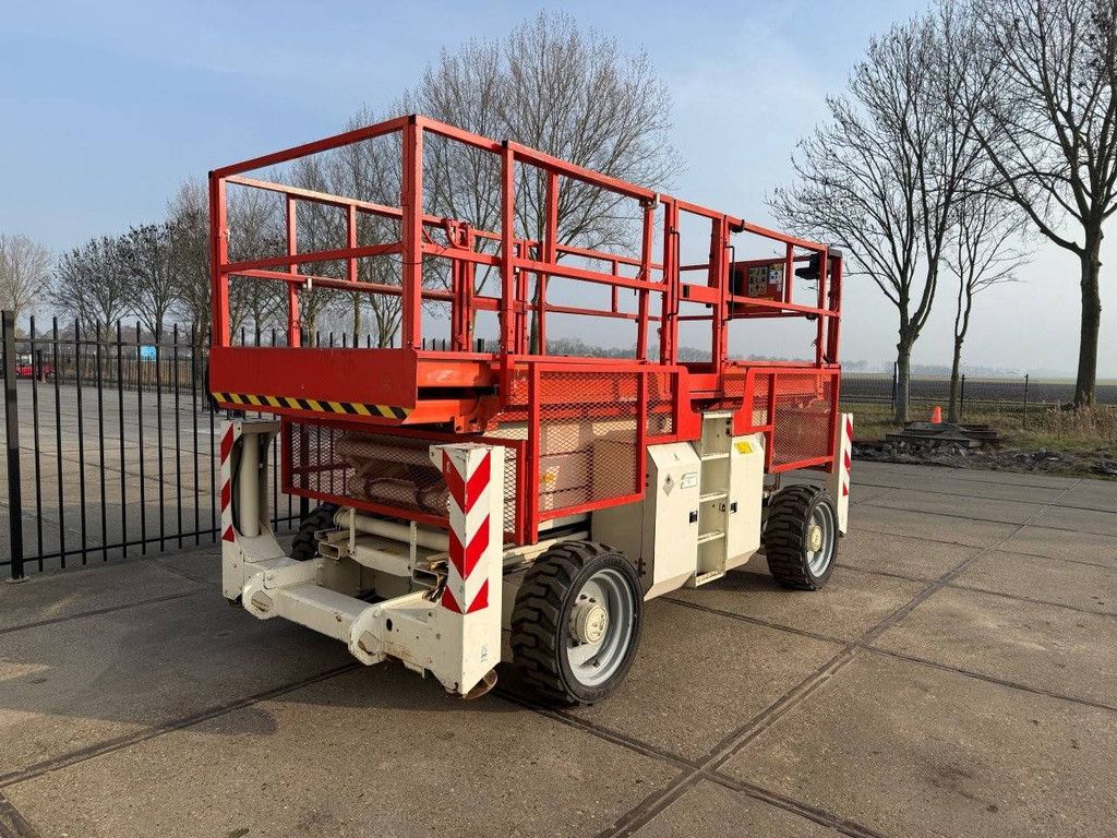 Scissor lift Genie GS3390 Diesel 12m 2010