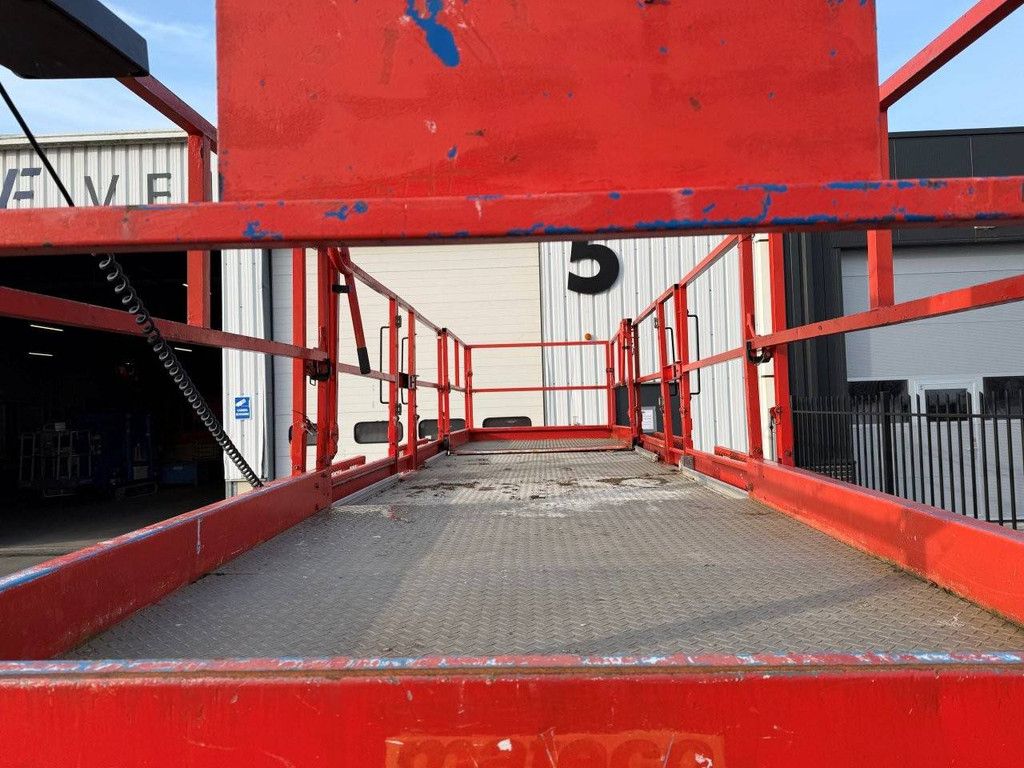 Scissor lift Genie GS3390 Diesel 12m 2010