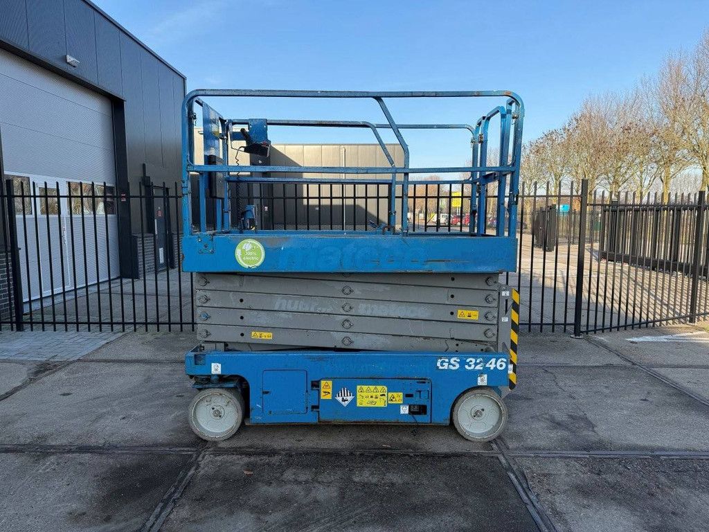 Scissor Lift Genie GS-3246 Electric 11.78m 2014