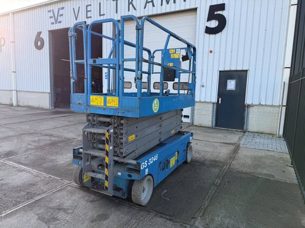 Scissor Lift Genie GS-3246 Electric 11.78m 2014
