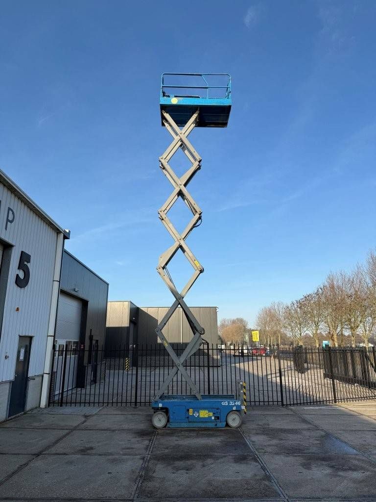 Scissor Lift Genie GS-3246 Electric 11.78m 2014