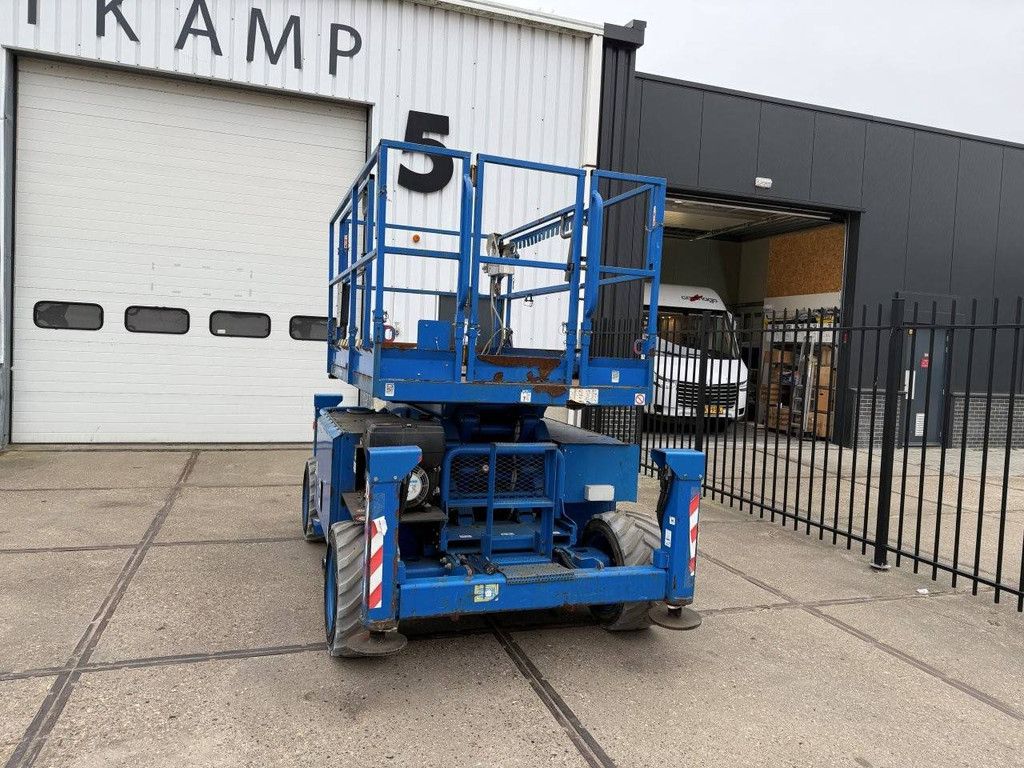 Scherenarbeitsbühne SkyJack SJ6832RTE Elektro+Diesel 11,7 m 2017