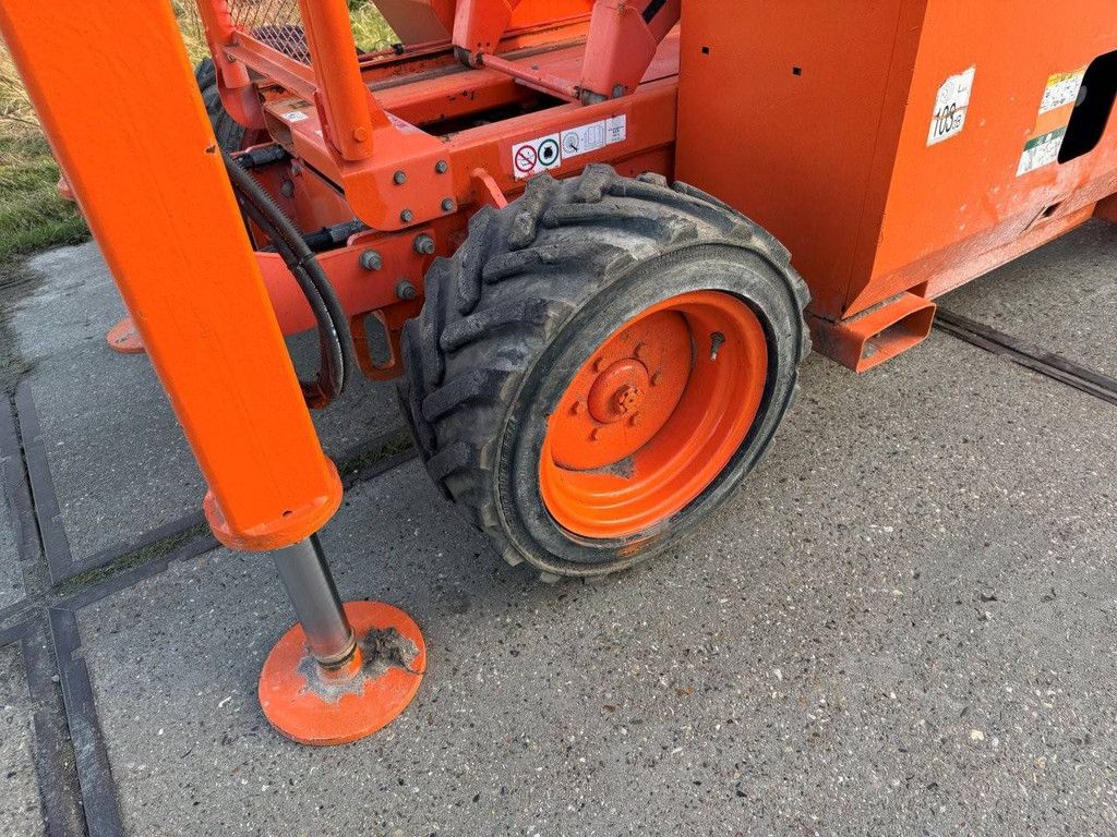 Scherenarbeitsbühne SkyJack SJ6832RT Diesel 11,7 m