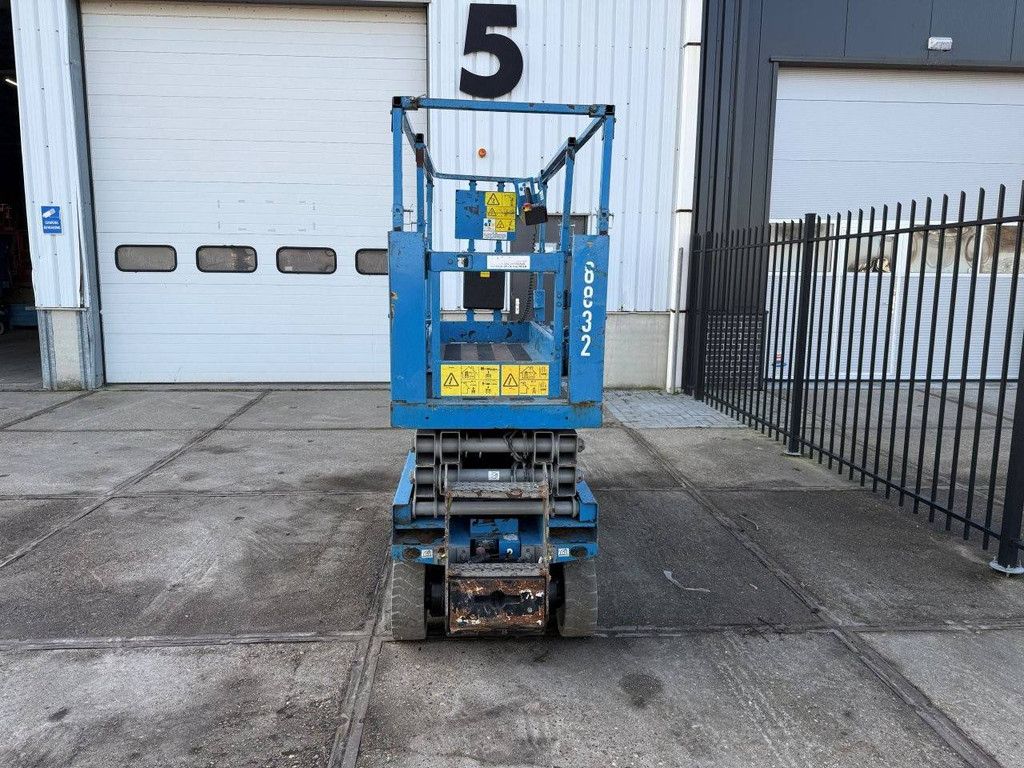 Scissor lift Genie GS2032 Electric 8.1m 2014