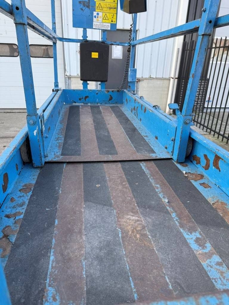 Scissor lift Genie GS2032 Electric 8.1m 2014