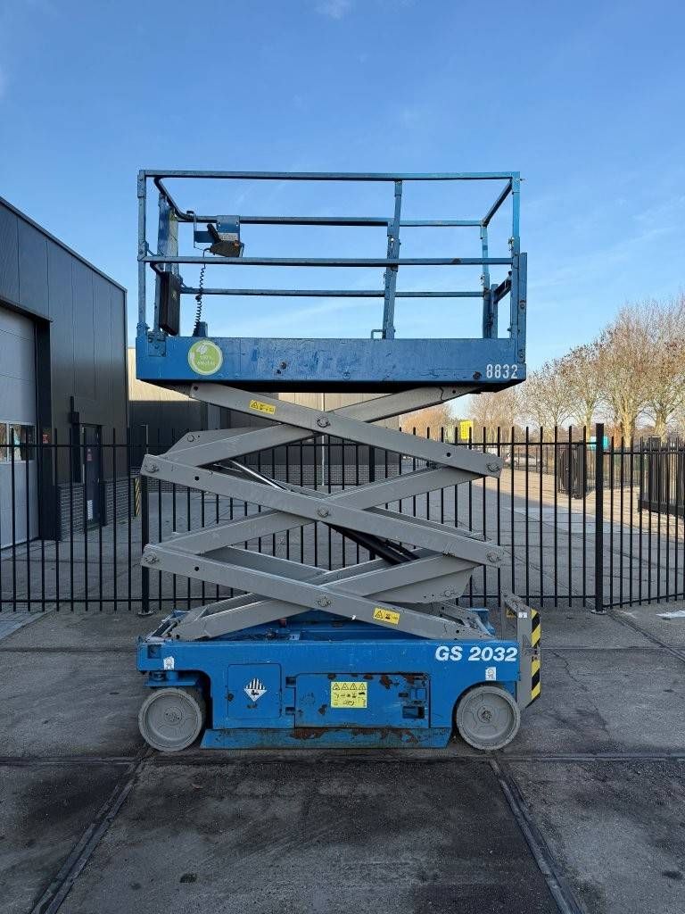 Scissor lift Genie GS2032 Electric 8.1m 2014