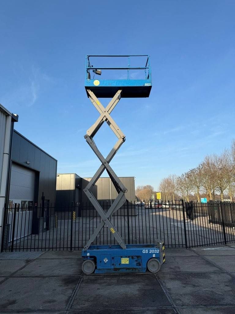 Scissor lift Genie GS2032 Electric 8.1m 2014