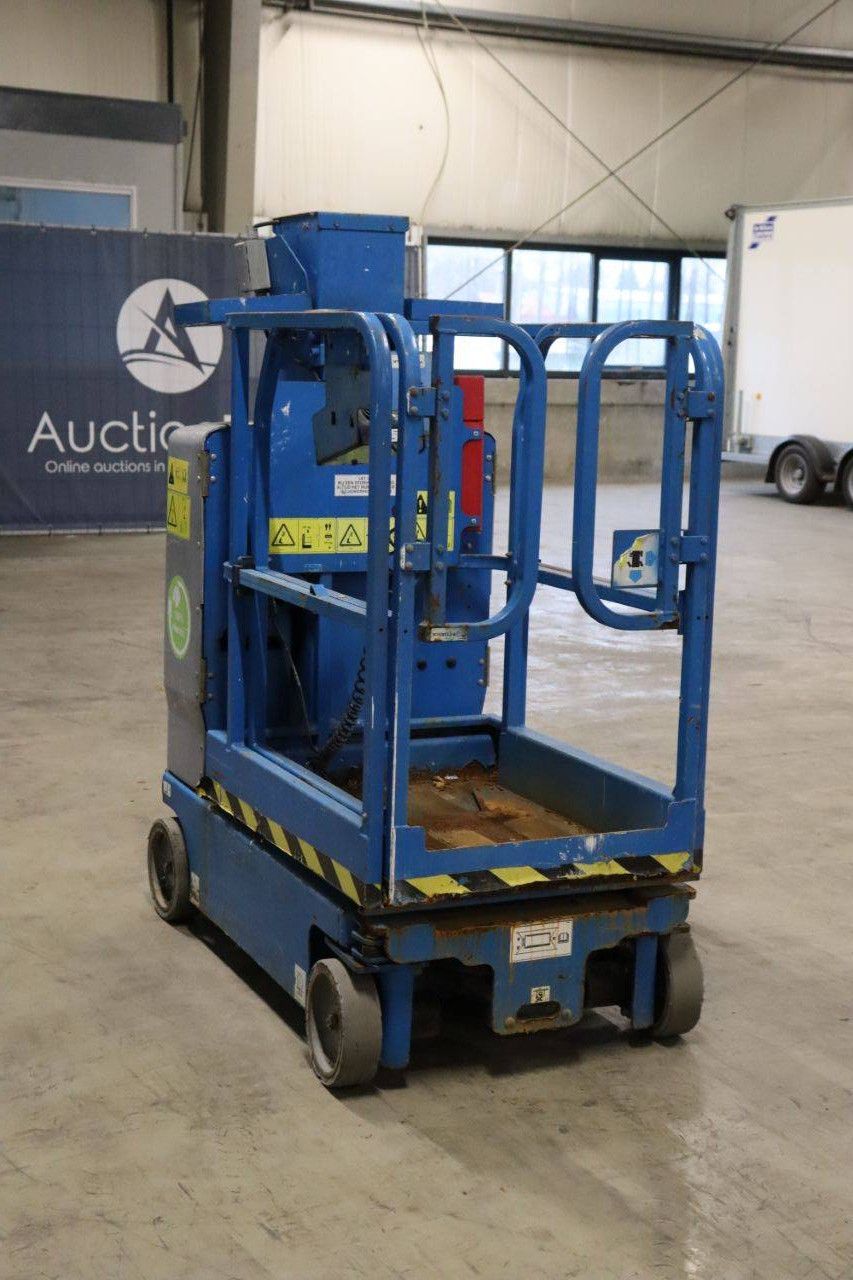 Genie GRC-12 Electric Mast Lift 5.66m 2016
