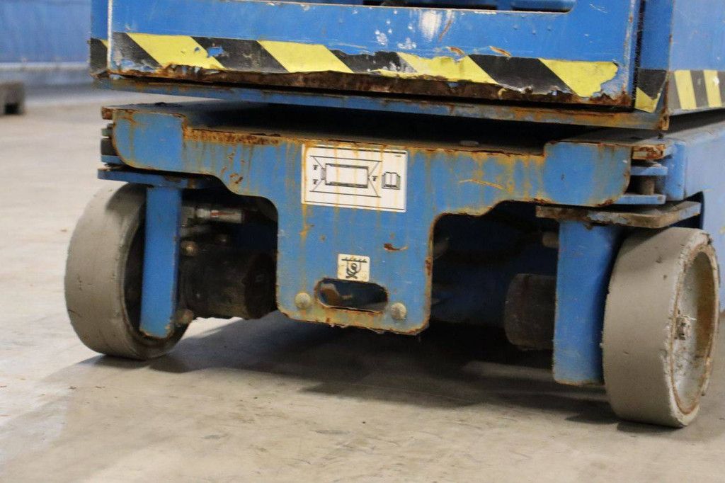 Genie GRC-12 Electric Mast Lift 5.66m 2016