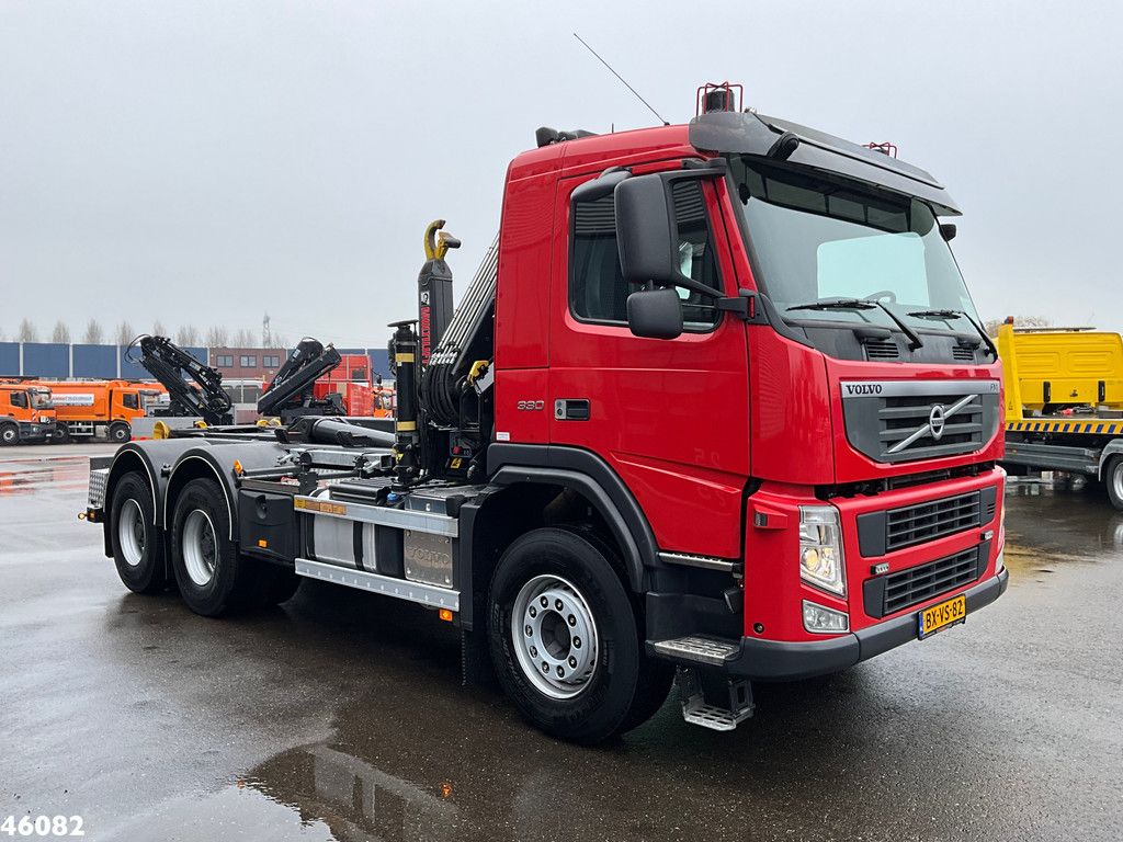 Volvo FM 330 6x4 Hiab 11 Tonmeter laadkraan Just 27.844 km!