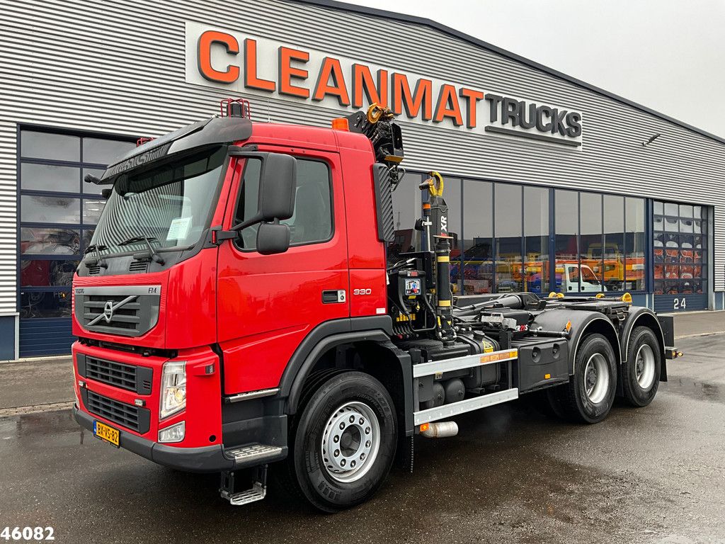 Volvo FM 330 6x4 Hiab 11 Tonmeter laadkraan Just 27.844 km!