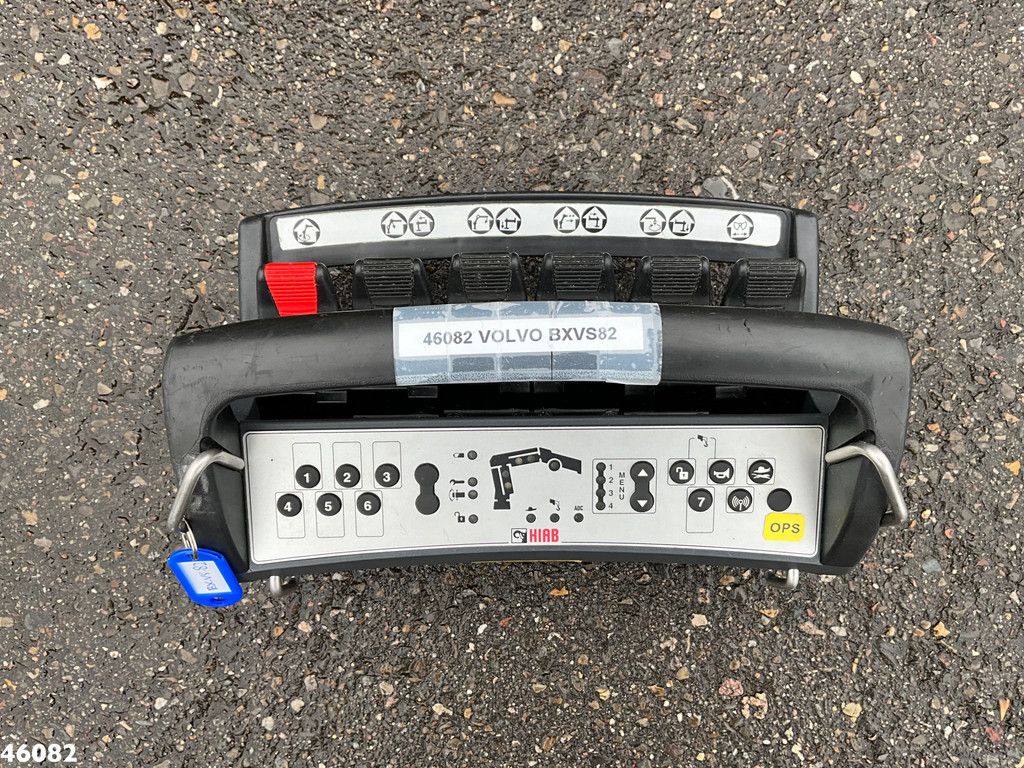 Volvo FM 330 6x4 Hiab 11 Tonmeter laadkraan Just 27.844 km!