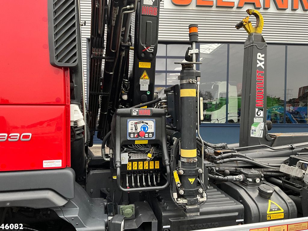 Volvo FM 330 6x4 Hiab 11 Tonmeter laadkraan Just 27.844 km!