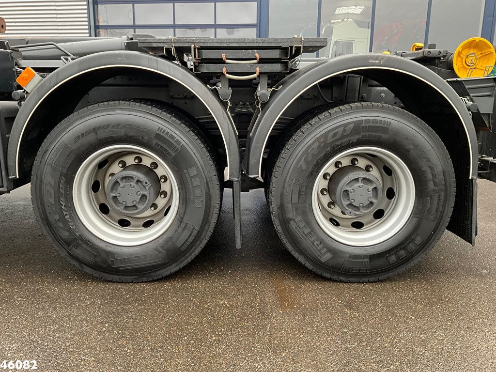 Volvo FM 330 6x4 Hiab 11 Tonmeter laadkraan Just 27.844 km!