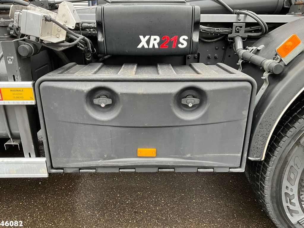 Volvo FM 330 6x4 Hiab 11 Tonmeter laadkraan Just 27.844 km!