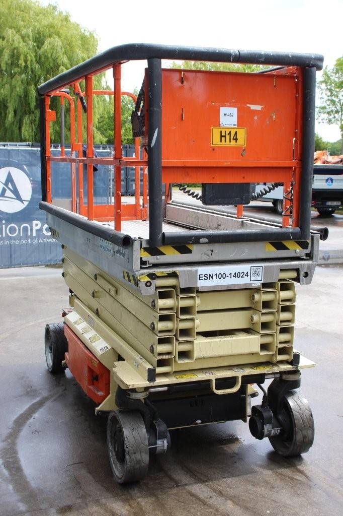 JLG 2646ES Electric Scissor Lift 9.9m 2014