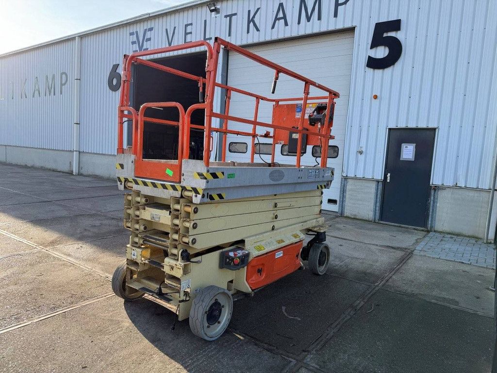 JLG 3246ES Electric Scissor Lift 11.68m 2013