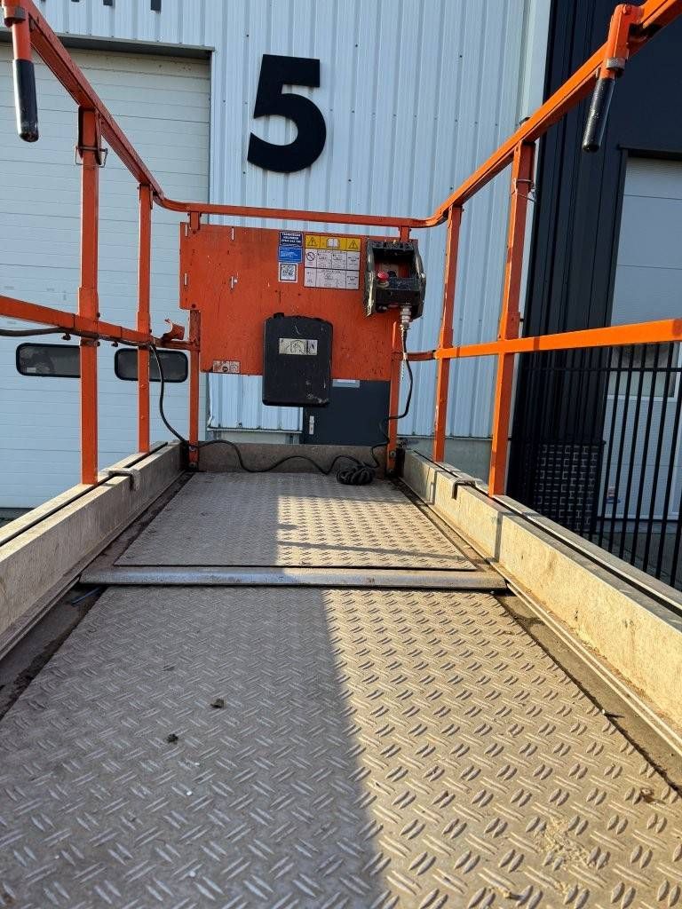 JLG 3246ES Electric Scissor Lift 11.68m 2013