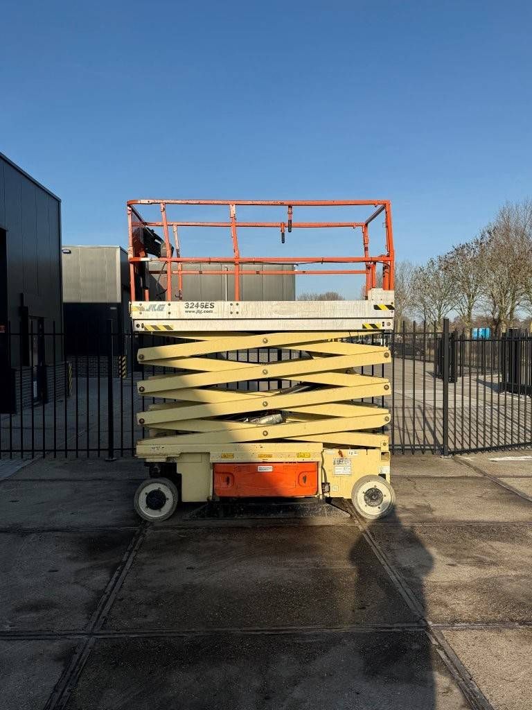 JLG 3246ES Electric Scissor Lift 11.68m 2013