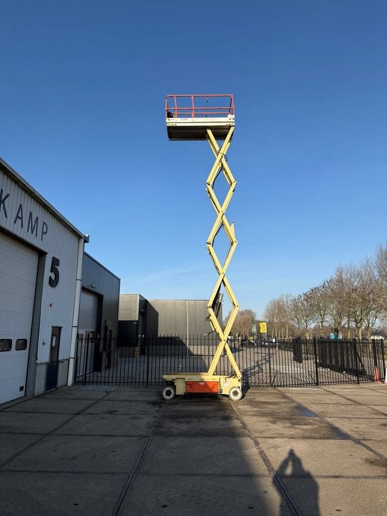 JLG 3246ES Electric Scissor Lift 11.68m 2013
