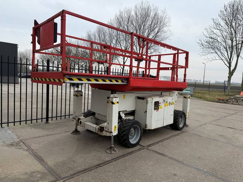 Scissor lift Genie GS3369 Diesel 12m 2013