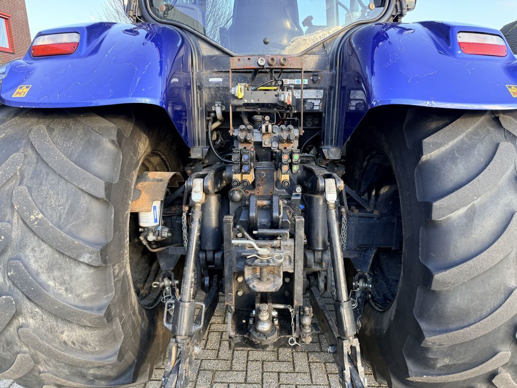 New Holland T7040 PC Blue Power