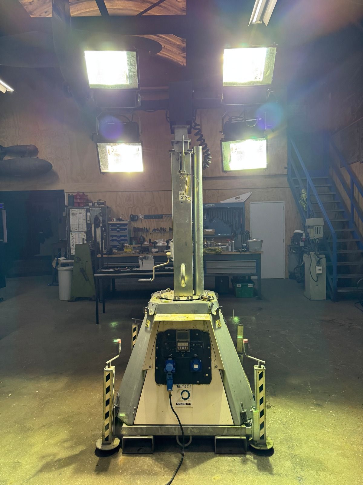 Generac lichtmast 10 meter 230V 4x400W telescopisch