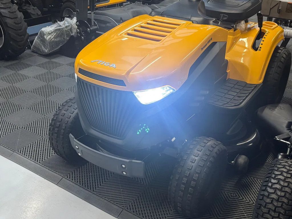 Stiga gebruikte Zitmaaier 5108HW 108cm & 2 cil.hydrost.