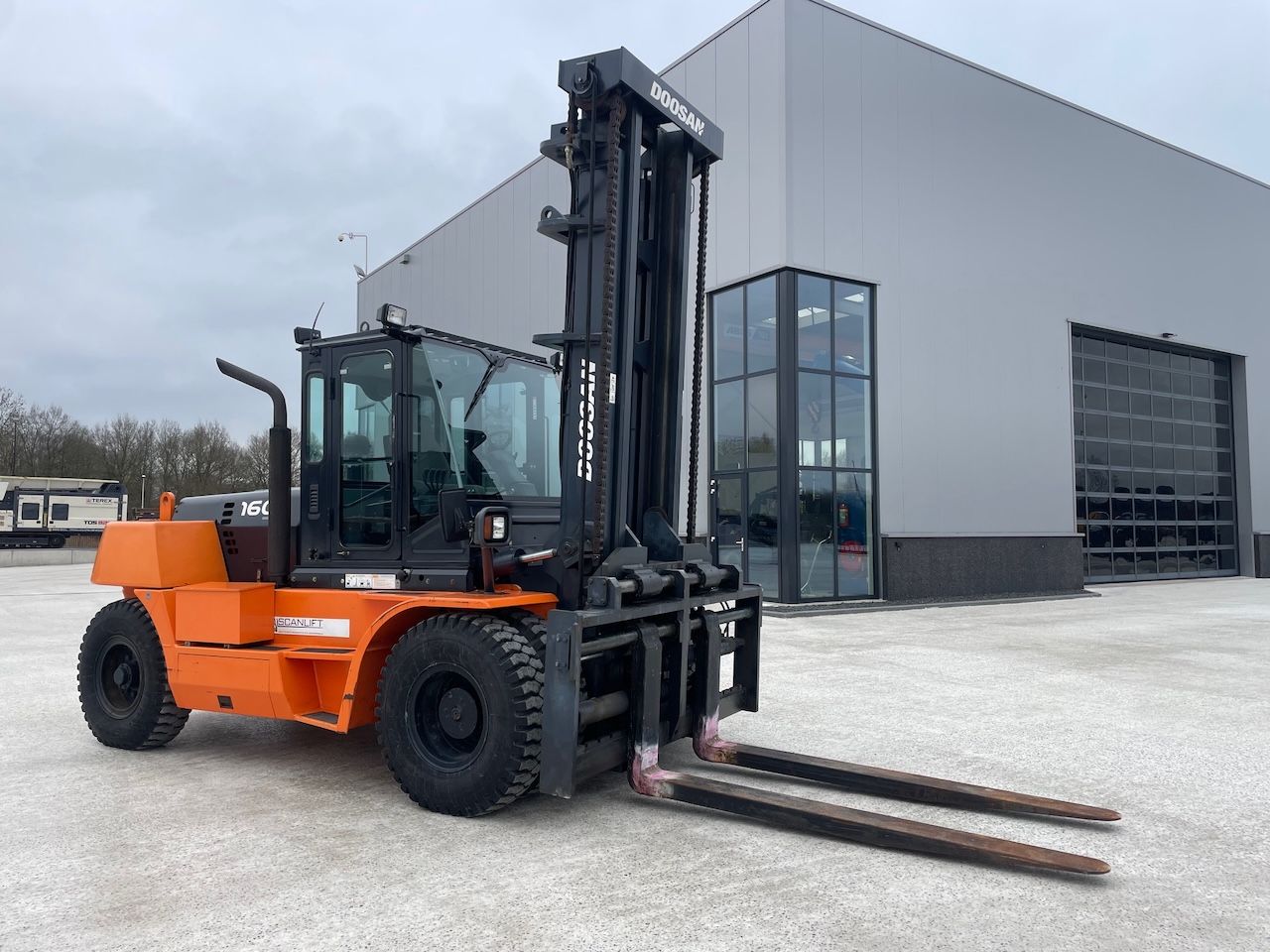 Doosan D 160S-5 Vorkheftruck