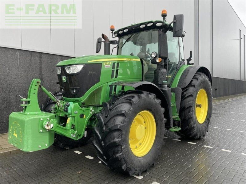 John Deere 6230r